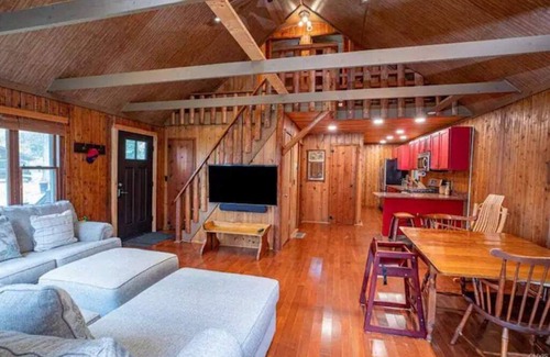 Skaneateles Casa | Brookside Cottage at Skaneateles Lake - 3 Bedroom Home