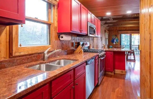Skaneateles Casa | Brookside Cottage at Skaneateles Lake - 3 Bedroom Home