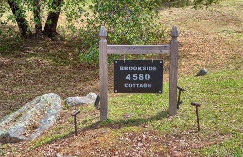 Mariposa Casa | Brookside Cottage