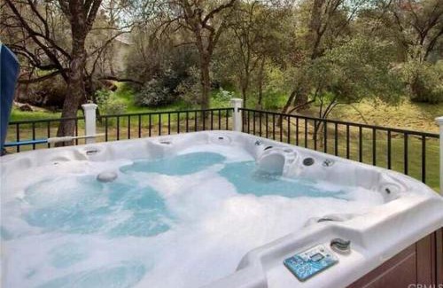 Mariposa Casa | Brookside Cottage