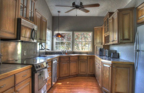 Weaverville Casa | BROOKSIDE COUNTRY RETREAT AND HORSE FARM