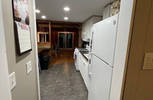 Goshen Casa | Brookside Hideaway, Brook Road Inn