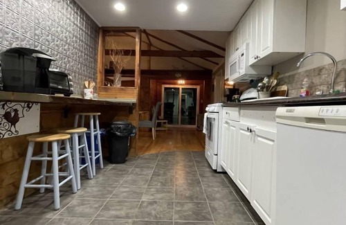 Goshen Casa | Brookside Hideaway, Brook Road Inn