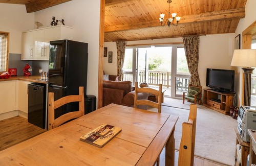 Defford Cabaña | BROOKSIDE LODGE, with a garden in Defford