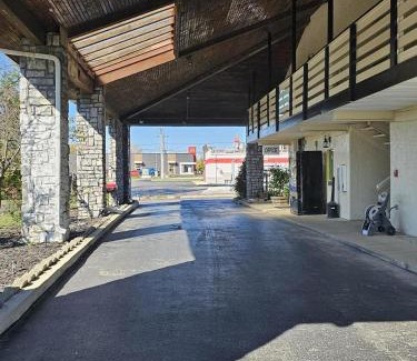 Brookville Hotel | Brookville Inn By OYO Near Dayton International Airport