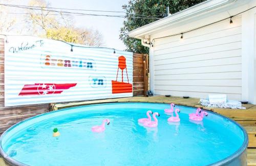 Franklin Casa | Brookwood Getaway Stock Tank Pool Outdoor Theater