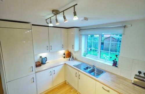 Abbots Langley Apartamento | Broomfield Nook - 2 Bed Ground floor Maisonette close to Harry Potter studio tour