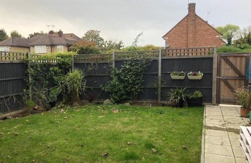 Abbots Langley Apartamento | Broomfield Nook - 2 Bed Ground floor Maisonette close to Harry Potter studio tour
