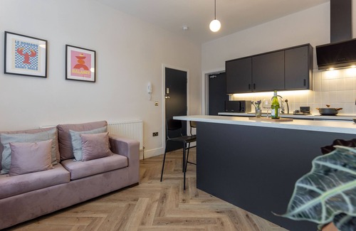 Liverpool Apartamento | Broughton Place 2: 1BR Modern Flat in Liverpool