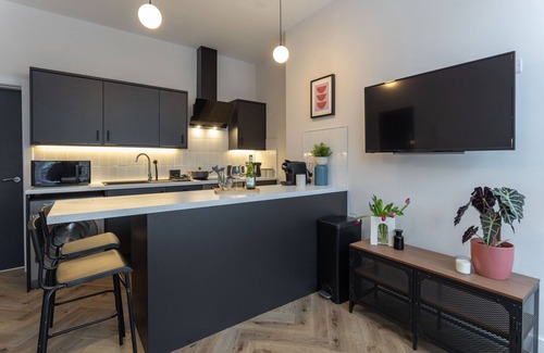 Liverpool Apartamento | Broughton Place 2: 1BR Modern Flat in Liverpool
