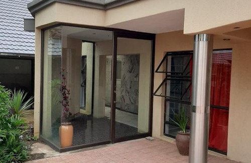 Kempton Park Casa | Brovad Guesthouse