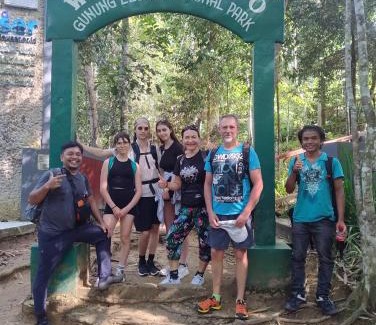 Bukit Lawang Cabina | Brown Bamboo Guest house & jungle trekking orang-utan