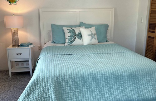 Palmetto Cama Y Desayuno | Brown Bunny BnB & Bakery Peaceful Palmetto Retreat Sunny Outdoor Living WiFi AC