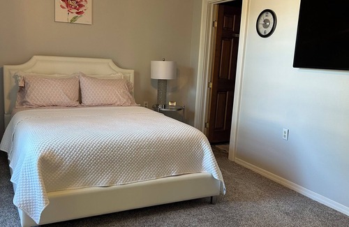 Palmetto Cama Y Desayuno | Brown Bunny BnB & Bakery Peaceful Palmetto Retreat Sunny Outdoor Living WiFi AC