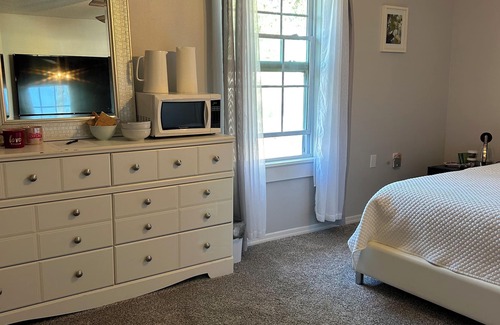 Palmetto Cama Y Desayuno | Brown Bunny BnB & Bakery Peaceful Palmetto Retreat Sunny Outdoor Living WiFi AC