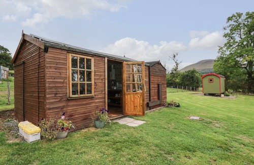 Llanfihangel Tal-y-llyn Cabaña | Brown Hare Shepherds Hut