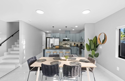 Liberty City Condominio | Brown House