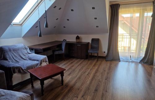 Pierwoszyno Casa | Brown room F in house