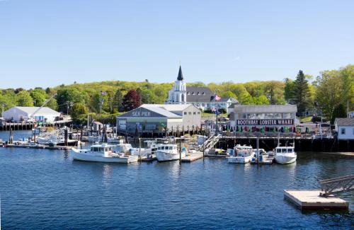 Boothbay Harbor Hotel | Browns Wharf Inn