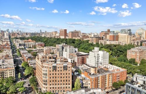 Harlem Apartamento | Brownstone 2 Bed with Private Backyard near Subway