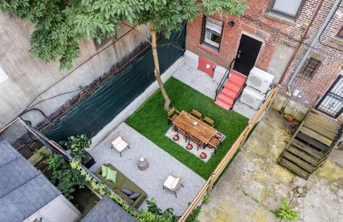 Harlem Apartamento | Brownstone 2 Bed with Private Backyard near Subway