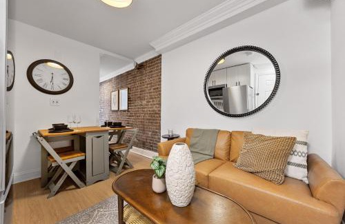 Harlem Apartamento | Brownstone 2 Bed with Private Backyard near Subway