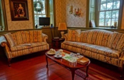 Reinholds Cama Y Desayuno | Brownstone Colonial Inn