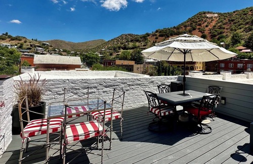 Bisbee Casa | Brownstone Loft Suite-Historic Building in the Heart of Historic Downtown Bisbee