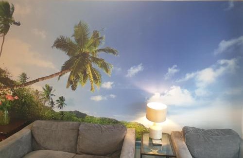 Birmingham Casa | BrumStay UK - 4 Bedrooms House with Garden, Parking and Fibre Broadband with speed upto 250mbps