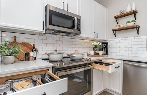Northwest Raleigh Casa | Bruno Landing. Fresh, Comfortable, Convenient -RDU