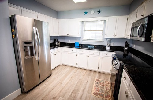 Fort Walton Beach - Destin Cabaña | BRUNO'S BEACH GETAWAY COTTAGE 22 MAINSAIL DESTIN FL