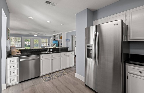 Fort Walton Beach - Destin Cabaña | BRUNO'S BEACH GETAWAY COTTAGE 22 MAINSAIL DESTIN FL
