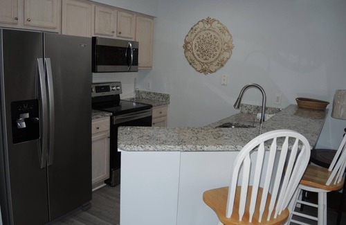 Calabash Condominio | Brunswick Plantation Resort and Golf Condo 307M with Outdoor Pool by RedAwning