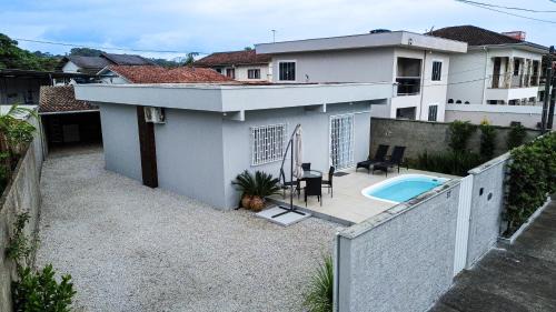 Brusque Casa | Brusque: Casa aconchegante com piscina