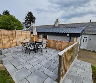 Maud Casa | Bruxie Holiday Cottages - River Cottage