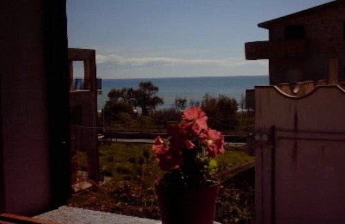 Bruzzano Zeffirio Apartamento | Apartamento a 100 metros del mar en la costa jónica