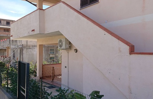 Bruzzano Zeffirio Apartamento | Apartamento a 100 metros del mar en la costa jónica