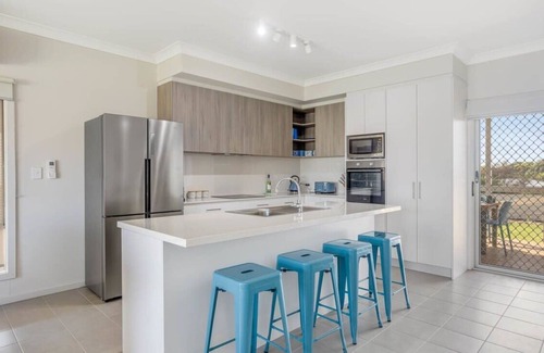 Goolwa Beach Casa | 💲 Bryant Blue 10 Bryant Crescent, Goolwa Beach