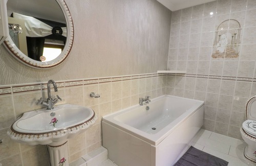 Penrhyndeudraeth Cabaña | BRYN BERTHEN, pet friendly, with a garden in Penrhyndeudraeth