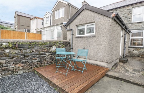 Manod Cabaña | Bryn Eithin, MANOD