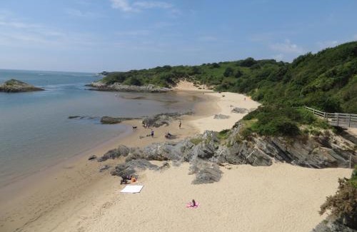 Borth-y-Gest Casa | Bryn Gwyn, Sleeps 8, Sea Views, Borth y Gest