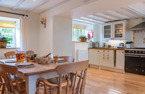Eglwysbach Cabaña | Desde £ 25 por persona por noche, 2 camas, casa de vacaciones para 4 personas con estufa de leña en Colwyn Bay, Norte