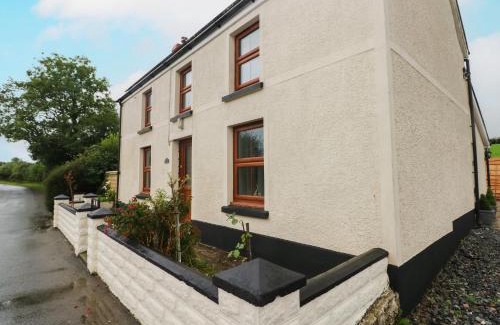 Llangynin Casa | Brynawel