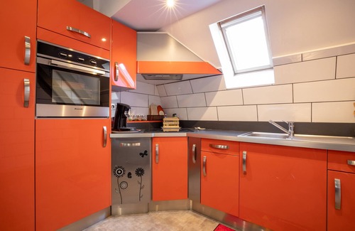 Beaune City Centre Apartamento | Beaune Saint Etienne-Apartamento-Baño con bañera-Terraza