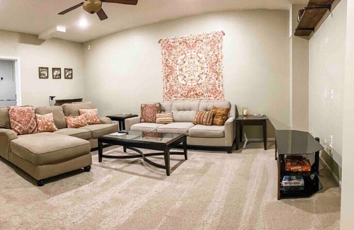 Sugar Hill Apartamento | Bsmt Apt wt its Own Cinema