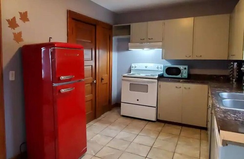 South Burlington Casa | BTV Charming 3-bedroom house