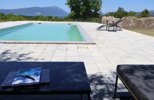 Canton 10 Villa | Buško Escape beach