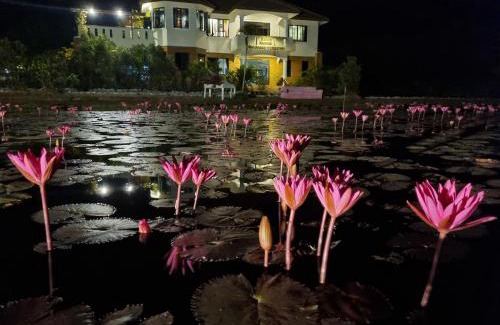 Kumphawapi Complejo | Bua Daeng Homestay Resort