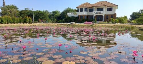 Kumphawapi Complejo | Bua Daeng Homestay Resort