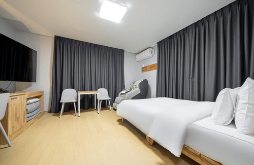 Chungmak-tong Hotel | Buan Chaeseokgang Beach Ville